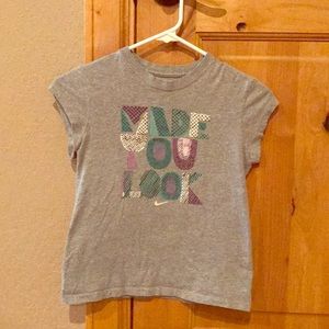 Girls Nike T-shirt